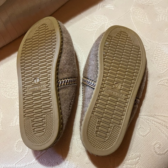 Slippers - Picture 4 of 5